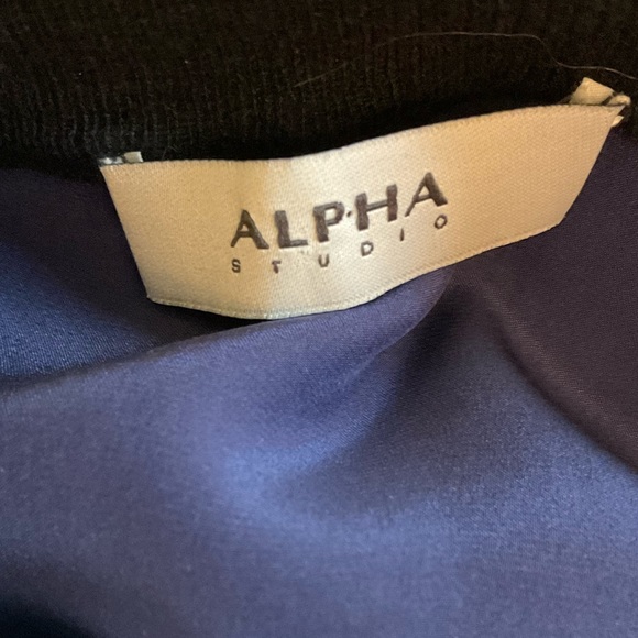 Alpha Studio 100% Silk Blouse with Black Sleeves and White Hem - Picture 2 of 2